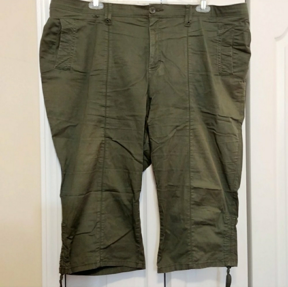 Lee Sinfully Soft Capri Pants 24W Army Green